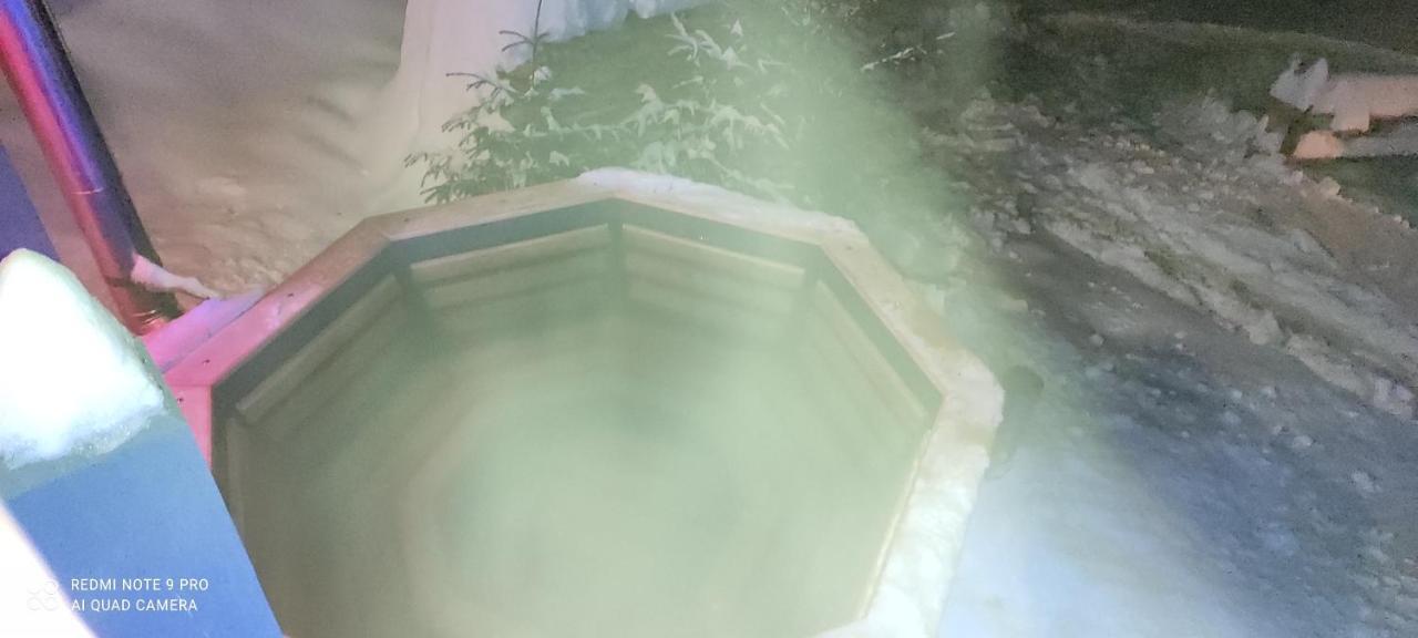 Kazka Aparthotel Jablunytsja Exteriör bild