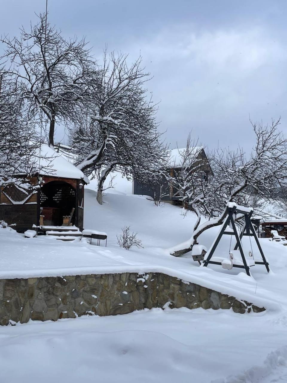 Kazka Aparthotel Jablunytsja Exteriör bild