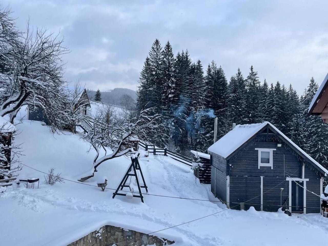 Kazka Aparthotel Jablunytsja Exteriör bild